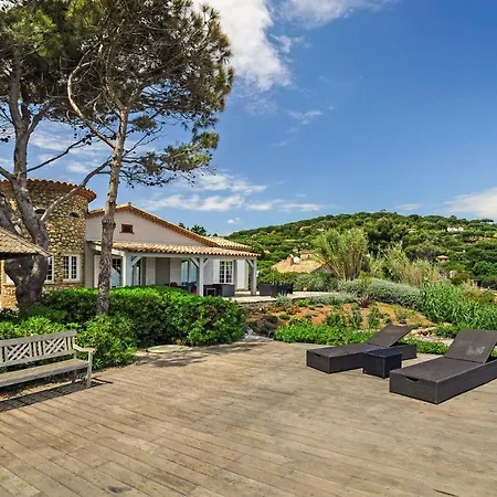 Saint-michel-lobservatoire Sleeps 6 Pool Wifi فيلة