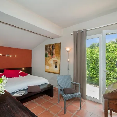 Saint-michel-lobservatoire Sleeps 6 Pool Wifi فيلة