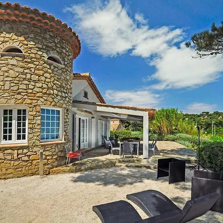 Saint-michel-lobservatoire Sleeps 6 Pool Wifi *